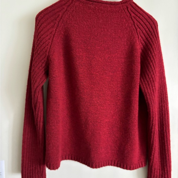 Beautiful Warm Sweater Size M - Picture 2 of 5